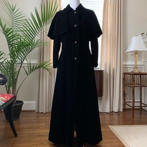 Vintage Black Velvet Riding Coat with Capelet 🥰